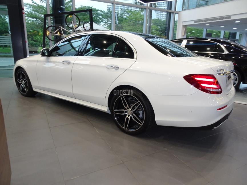 Normal-2019-Mercedes-Benz-E-Class-E300-20190611194917577.jpg